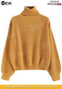 contoh sweater rajut dengan model leher turtleneck