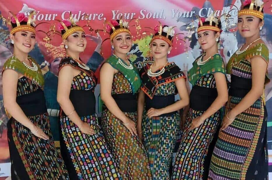 Pakaian Adat Suku Manggarai