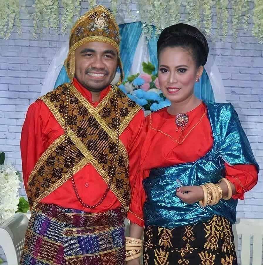 Pakaian Adat Suku Sikka