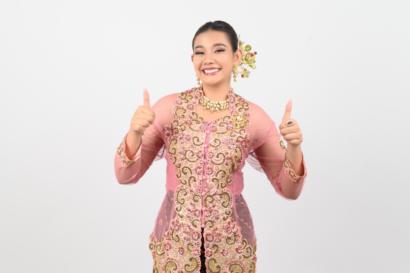 ilustrasi model kebaya untuk orang tua