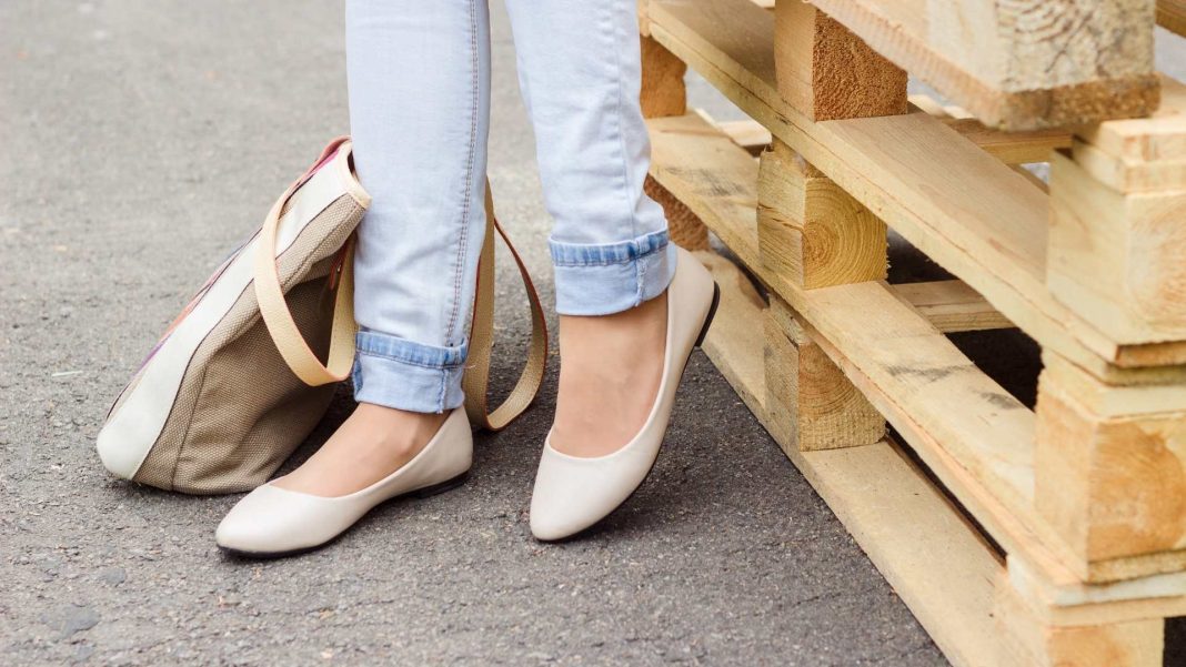 Apa Itu Flat Shoes